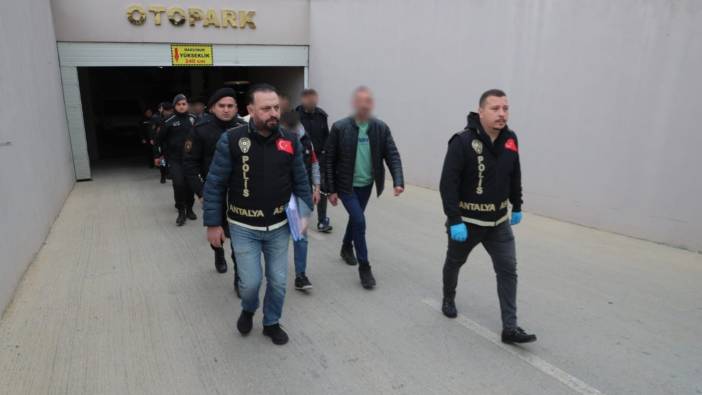 Antalya’da 92 aranan şahıs yakalandı