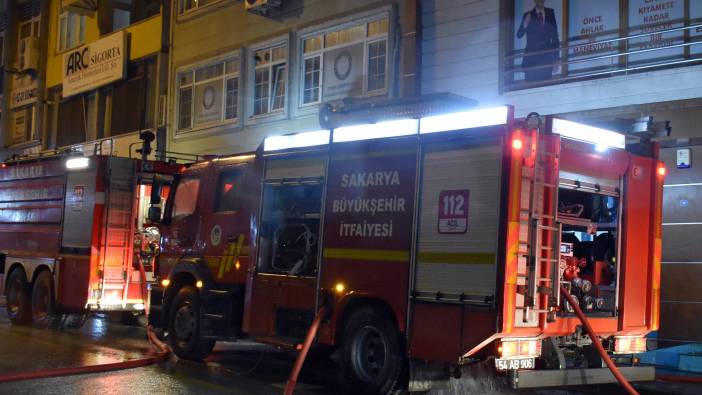 Sakarya’da market deposunda yangın çıktı