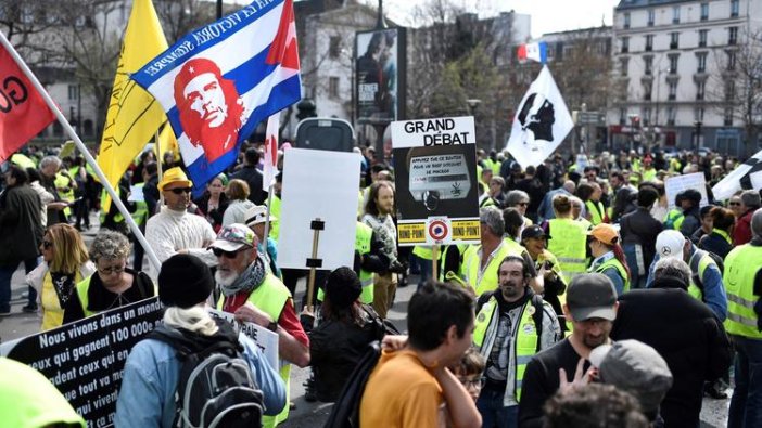 Fransa'da sarı yelekliler gösterilerin 20. haftasında sokaklarda