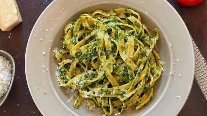 Pesto Soslu Makarna 'Lezzeti yüksek kalorisi düşük makarna tarifi'
