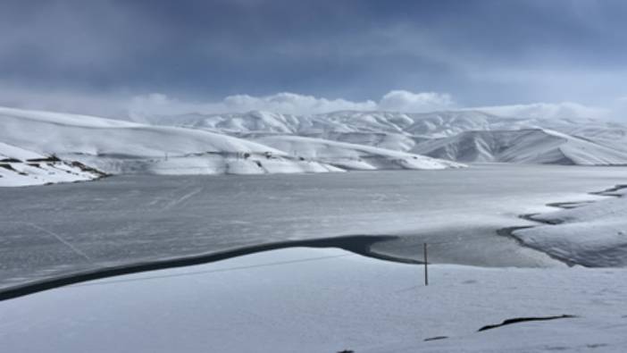 Dilimli Barajı buz tuttu