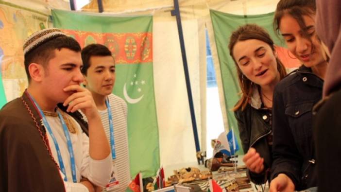 Türkiye'deki yabancı öğrenciler Manisa'da buluştu