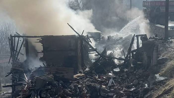 Tokat'ta yangın '3 ev küle döndü'
