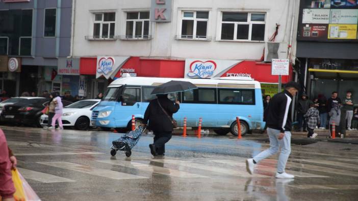 Edirne’de sağanak yağış etkili oldu