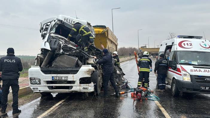 Edirne’de hafriyat kamyonları çarpıştı '1 ölü'