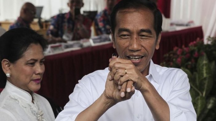 Endonezya'da Widodo yeniden devlet başkanı