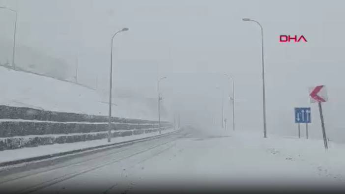 Erzurum'da şiddetli kar yağışı