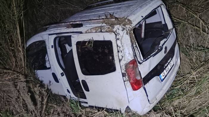 İzmir'de hafif ticari araç devrildi '5 yaralı'