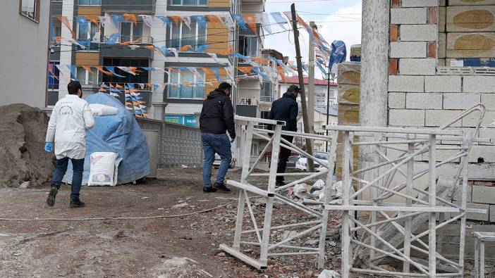 Sivas'ta inşaat düşen Afgan işçi yaralandı