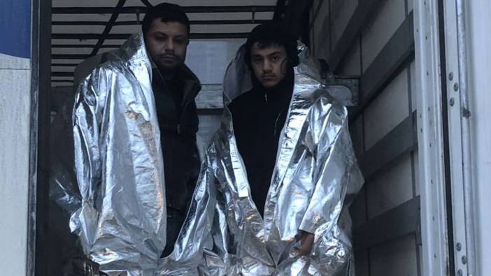 Edirne'de alüminyum folyo kaplı kıyafetli kaçak göçmenler yakalandı
