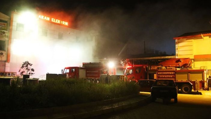 Sultanbeyli'de yangın