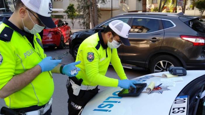 Eskişehir'de hatalı park yapan sürücülere ceza kesildi