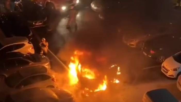 Tuzla'da park halindeki araçta yangın çıktı