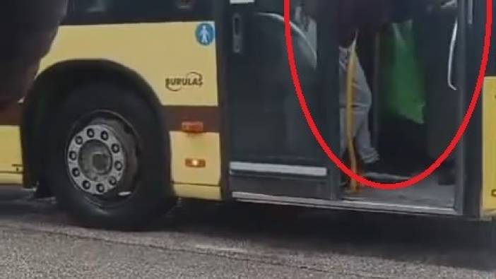 Otobüsün içinde yolcular bir anda birbirine girdi