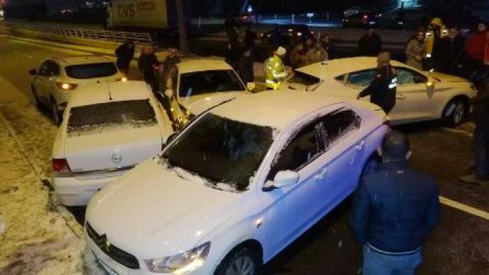 Erzurum'da buzlanma nedeniyle 30 araç birbirine girdi