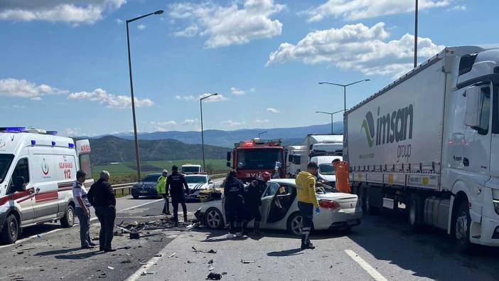 Gaziantep'te TIR ile otomobil çarpıştı '2 ölü 2 yaralı'