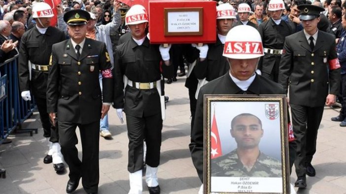 Şehit Özdemir son yolculuğuna uğurlandı