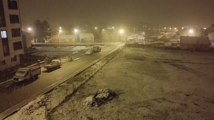 Muş Varto’da kar yağışı etkili oldu