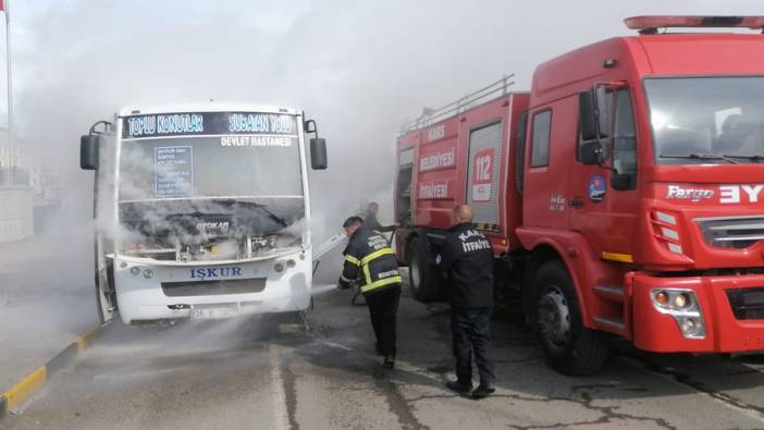 Kars'ta özel halk otobüsünde yangın