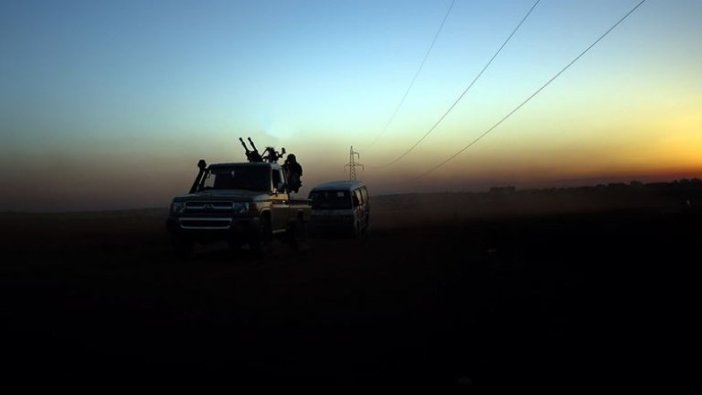 Esed rejimi güçleri İdlib il sınırına yaklaşıyor
