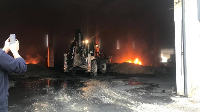 Afyonkarahisar'da fabrikada yangın '4 kişi hastanelik oldu'