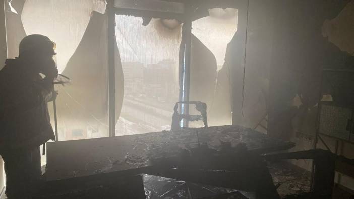 Payas'ta iş merkezinde korkutan yangın