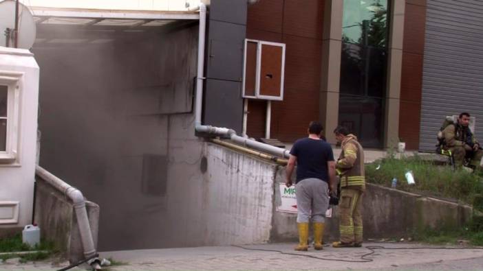 Ataşehir'de bir iş yerinde yangın