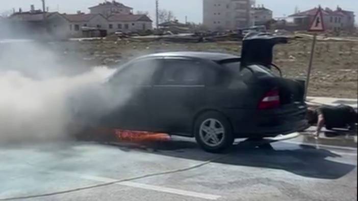 Karaman’da seyir halindeki araç yandı