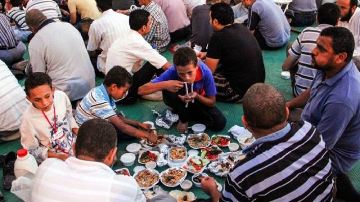Mısır'da artık hayal olan iftar çadırları
