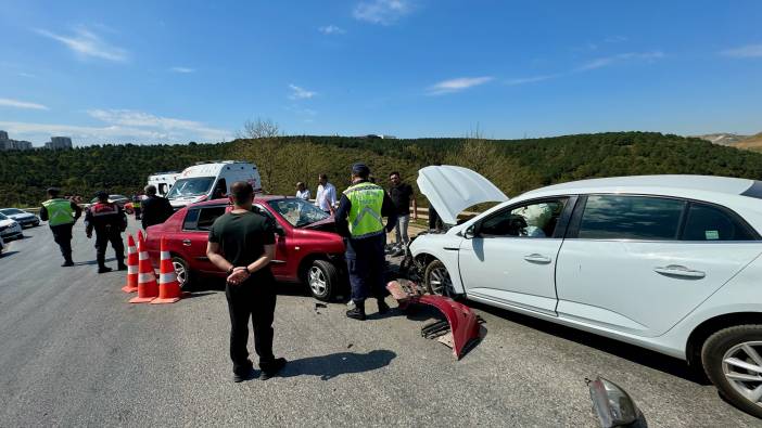 Kocaeli'de otomobiller çarpıştı '5 yaralı'