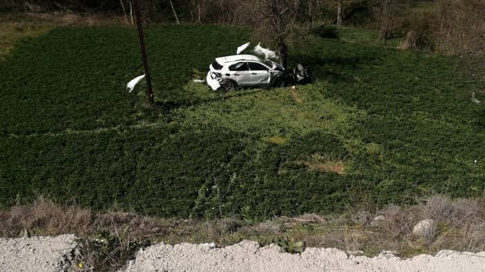 Bursa'da otomobil tarlaya uçtu '1 ölü 4 yaralı'