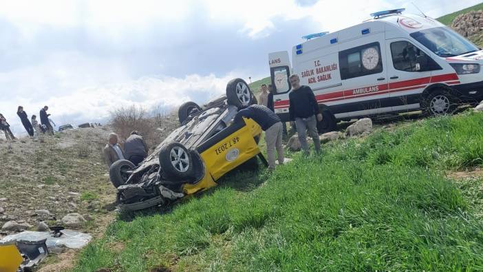 Konya'da otomobil yolun kenarına devrildi '1 yaralı'