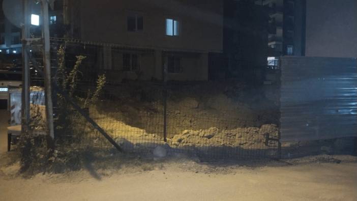 Çekmeköy'de kazı sırasında istinat duvarı çöktü