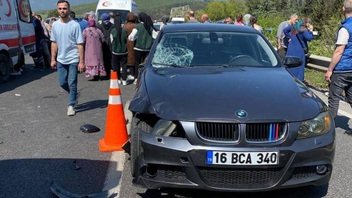Bursa’da mezarlığa giden teyze ve yeğene otomobil çarptı