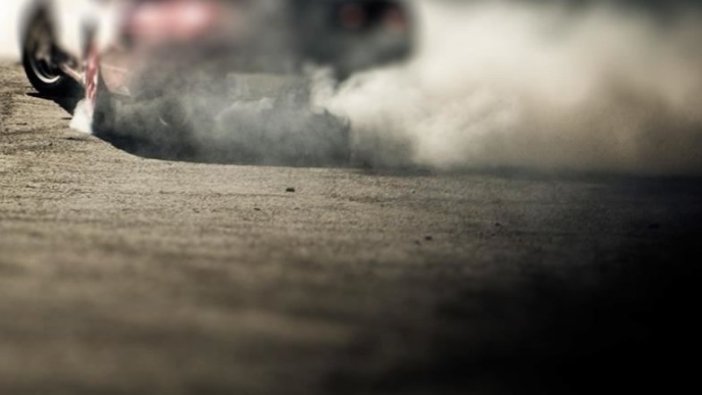 'Drift' yaparken kaldırımdaki yayayı ezdi