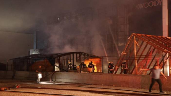 Konya'da ahşap ürünleri üreten bir fabrikada yangın