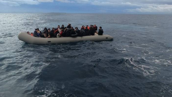 Ayvalık açıklarında 56 kaçak göçmen yakayı ele verdi
