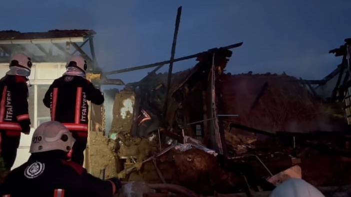 Malatya'da iki katlı müstakil bir evde yangın çıktı