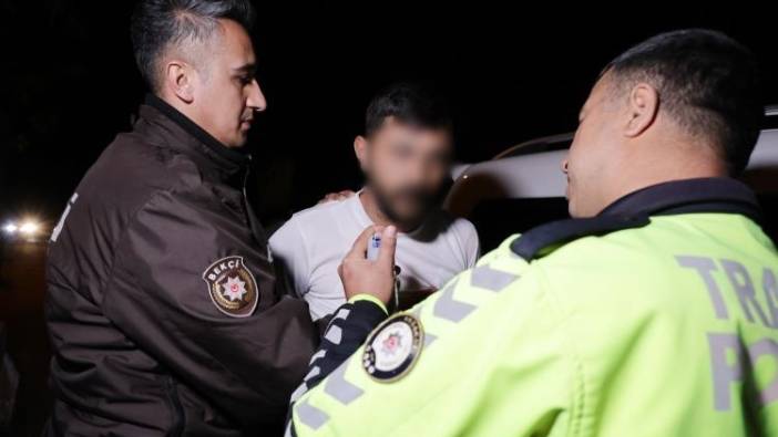 Uyuşturucuyla yakalanan alkollü sürücü polise direndi