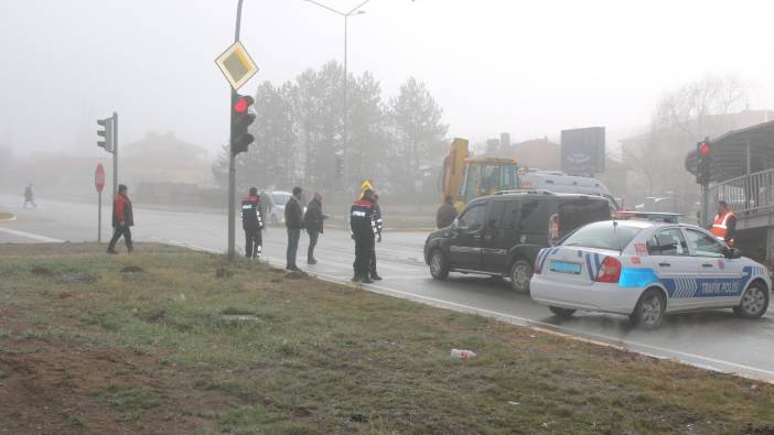 Sivas'ta iki ticari araç çarpıştı: 10 yaralı