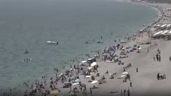 Antalya'da havalar ısınınca vatandaş Konyaaltı Sahili'ne akın etti