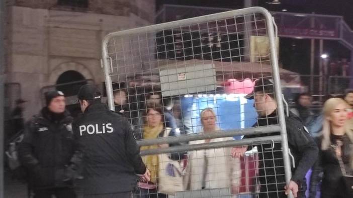 Taksim ve İstiklal Caddesi'ndeki kısıtlamalar son buldu