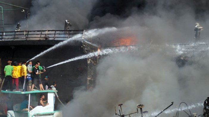 Endonezya'da çakmak fabrikasında yangın: 30 ölü