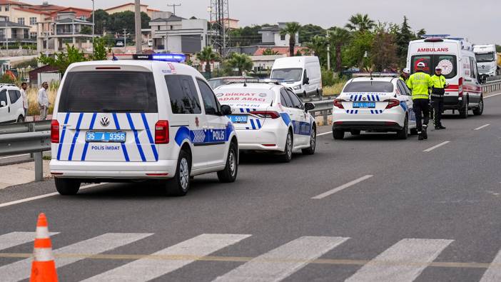 İzmir'de feci kaza: Taziye evinden dönen yaya can verdi