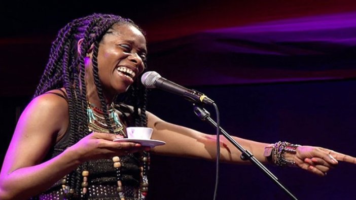 Iyeoka'dan Türk kahvesi eşliğinde konser