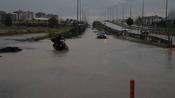 Hatay’da sağanak zor anlar yaşattı