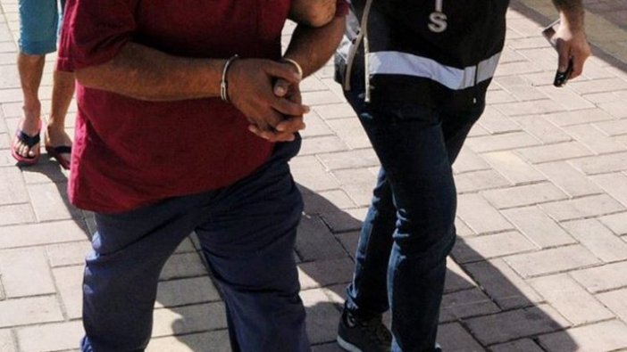 Kaldırımdaki ağacı kıran kişiye gözaltı