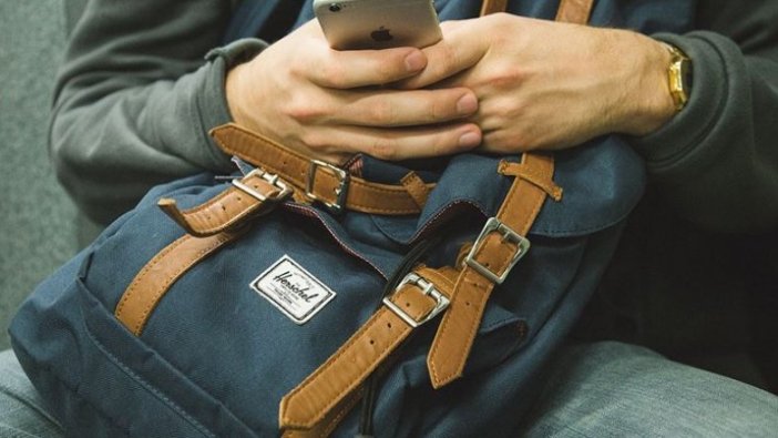 Teknoloji bağımlısı gençler dinlenecek