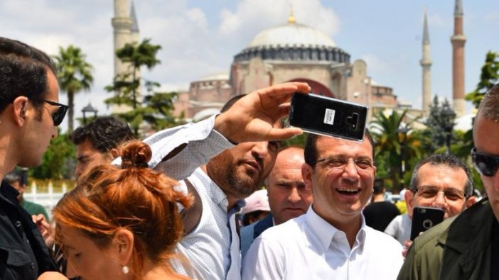 Ekrem İmamoğlu, Sultanahmet Camii'nde
