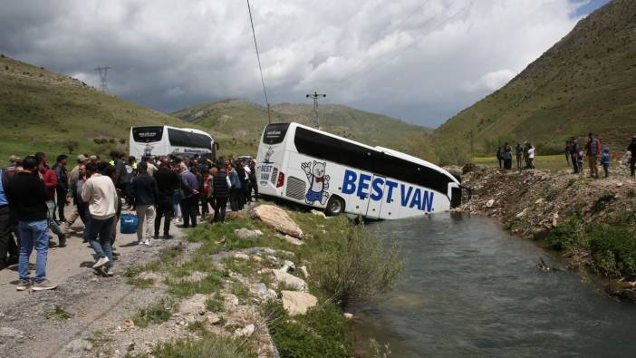 Otobüs dereye düştü: 7 yaralı